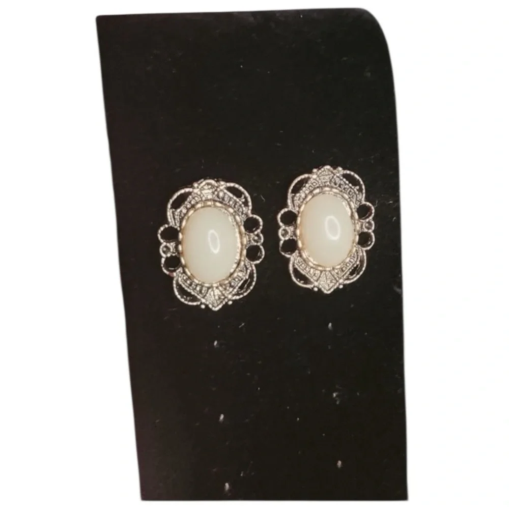 Vintage Victorian Revival Earrings - Picture 2 of 3